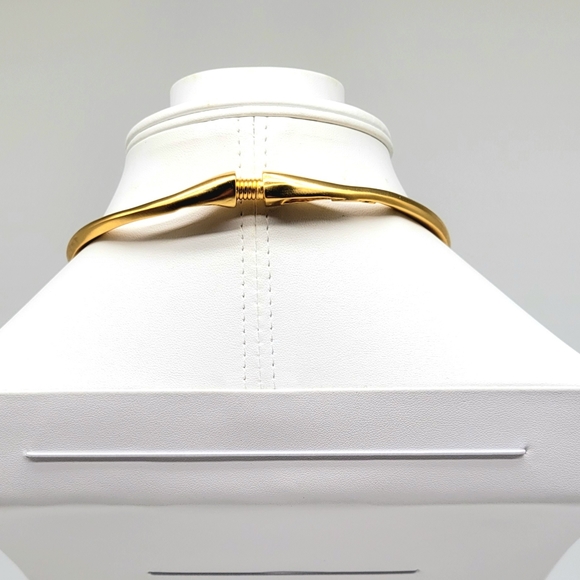 Kenneth Jay Lane Pearl Flower Gold Satin Spring Collar Statement Necklace - Picture 10 of 12